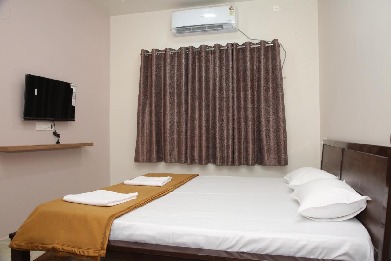 Hotel Madhusudan Executive Kolhapur Exterior photo