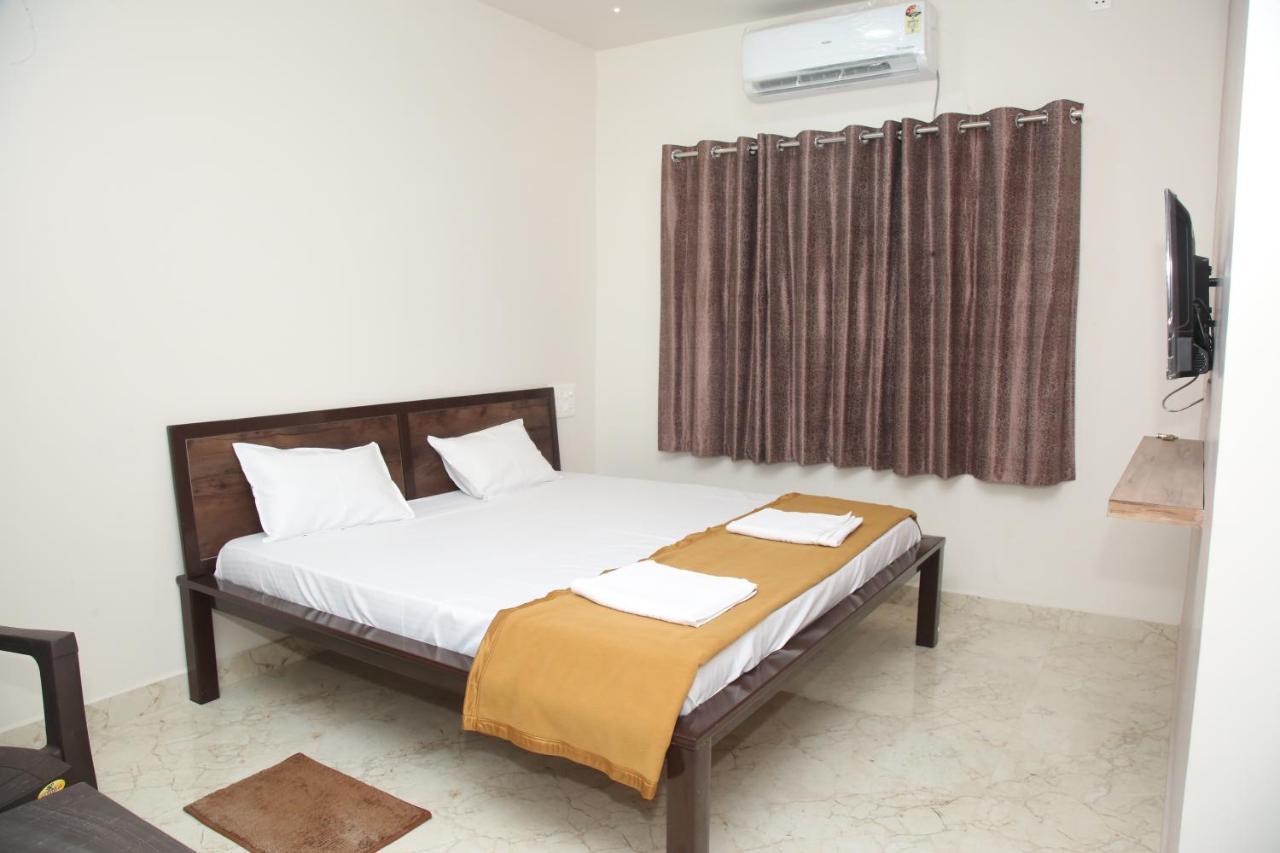 Hotel Madhusudan Executive Kolhapur Exterior photo