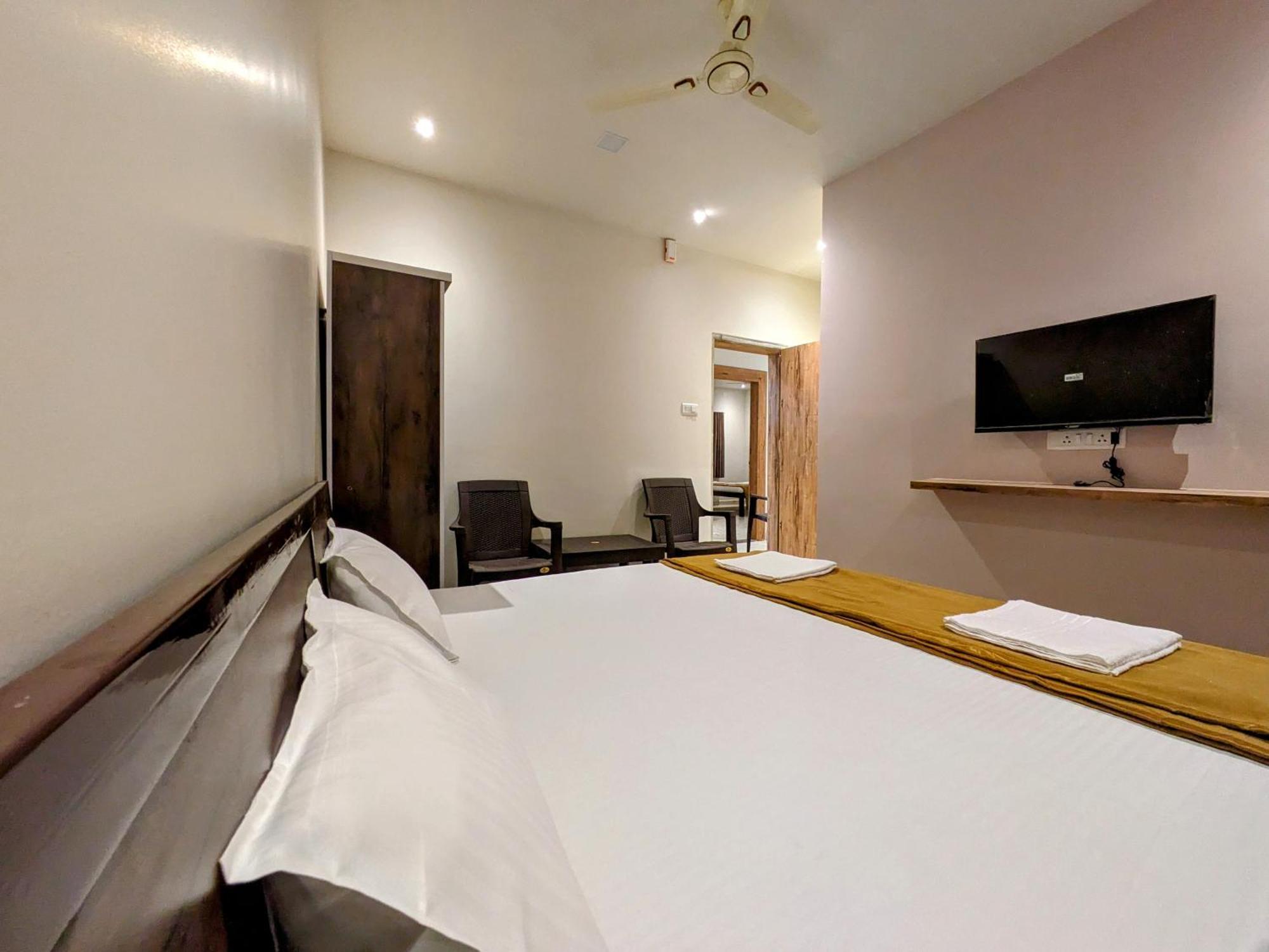 Hotel Madhusudan Executive Kolhapur Exterior photo