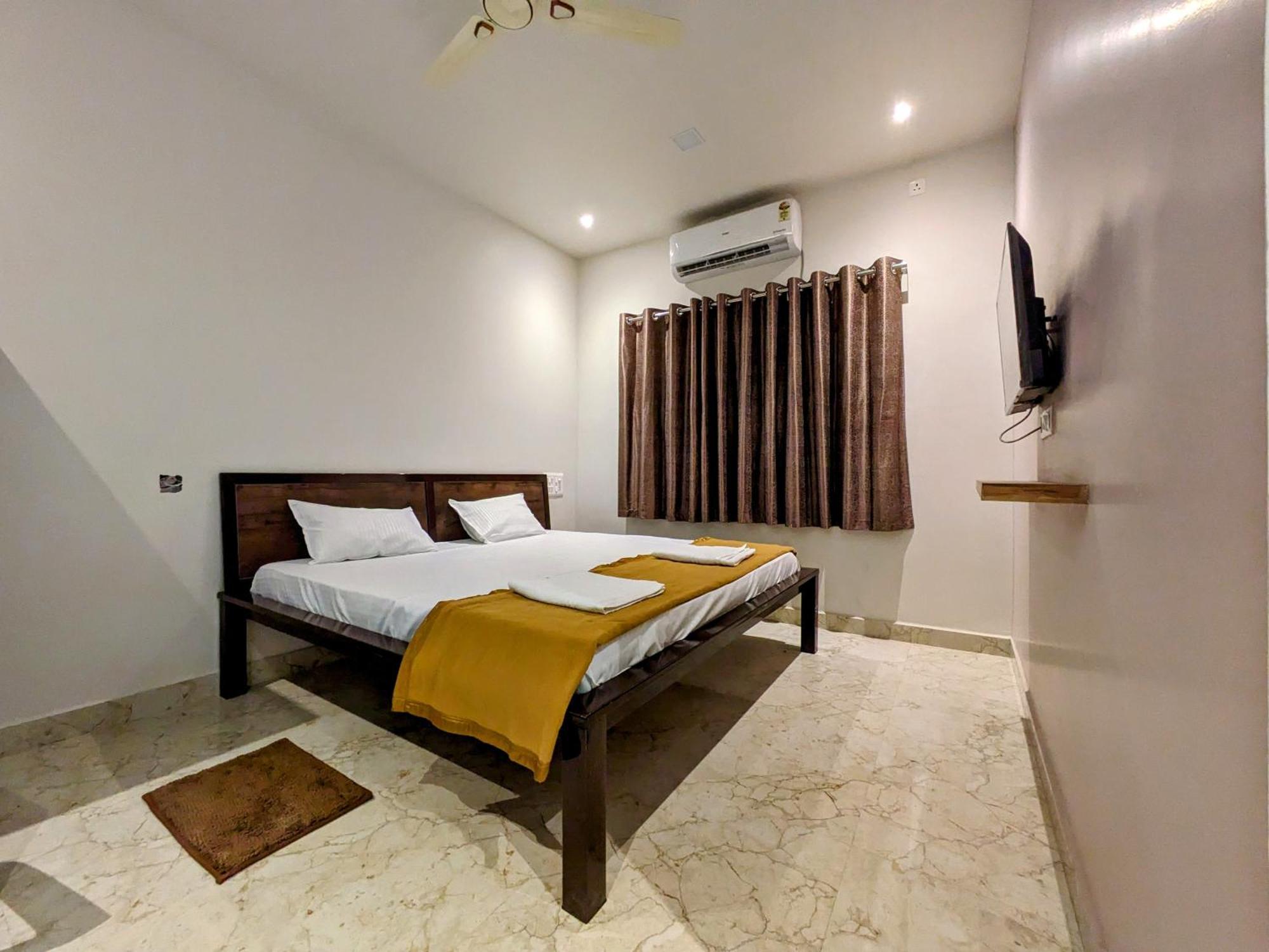Hotel Madhusudan Executive Kolhapur Exterior photo